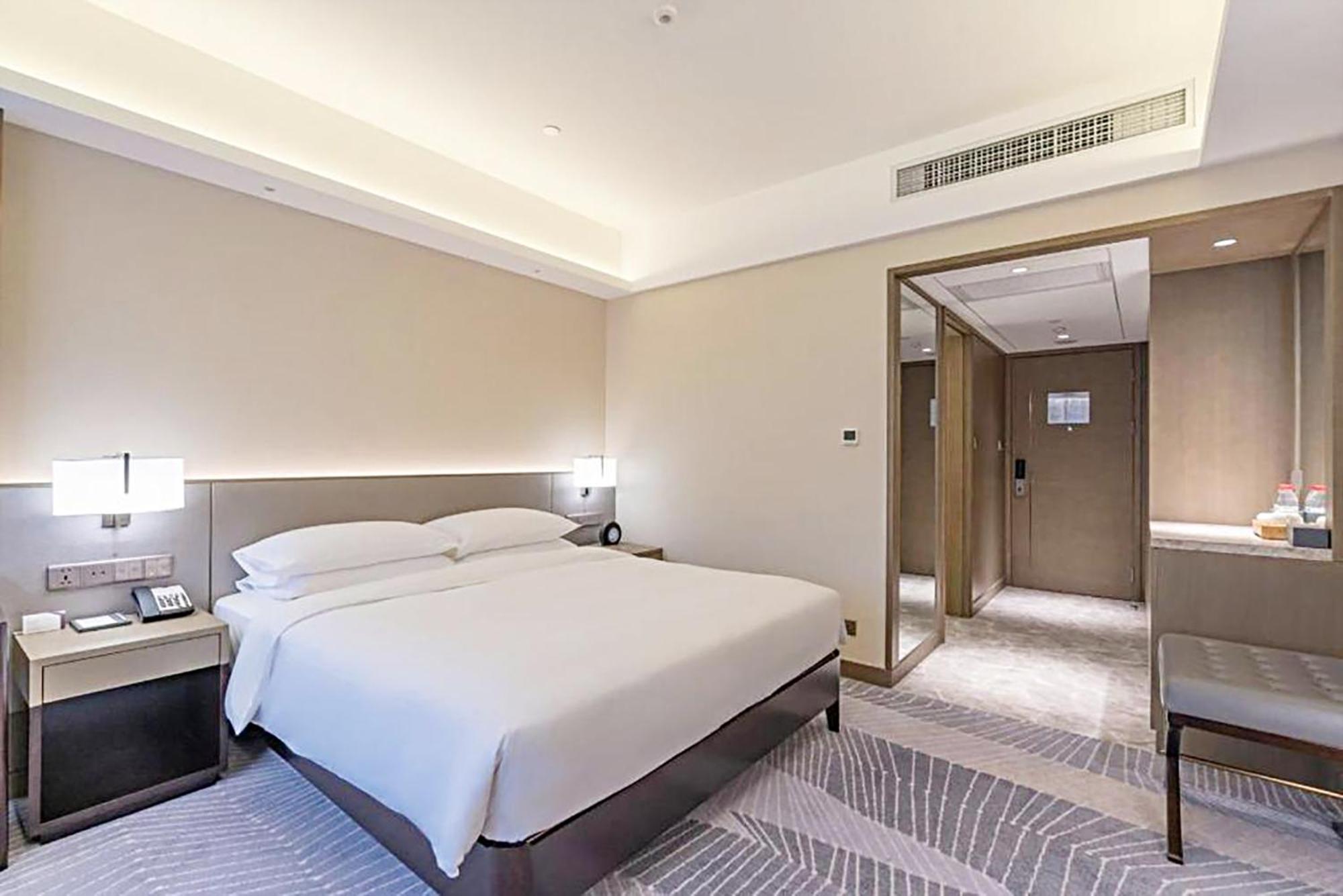 Hotel Hyatt Regency Metropolitan Chongqing Esterno foto